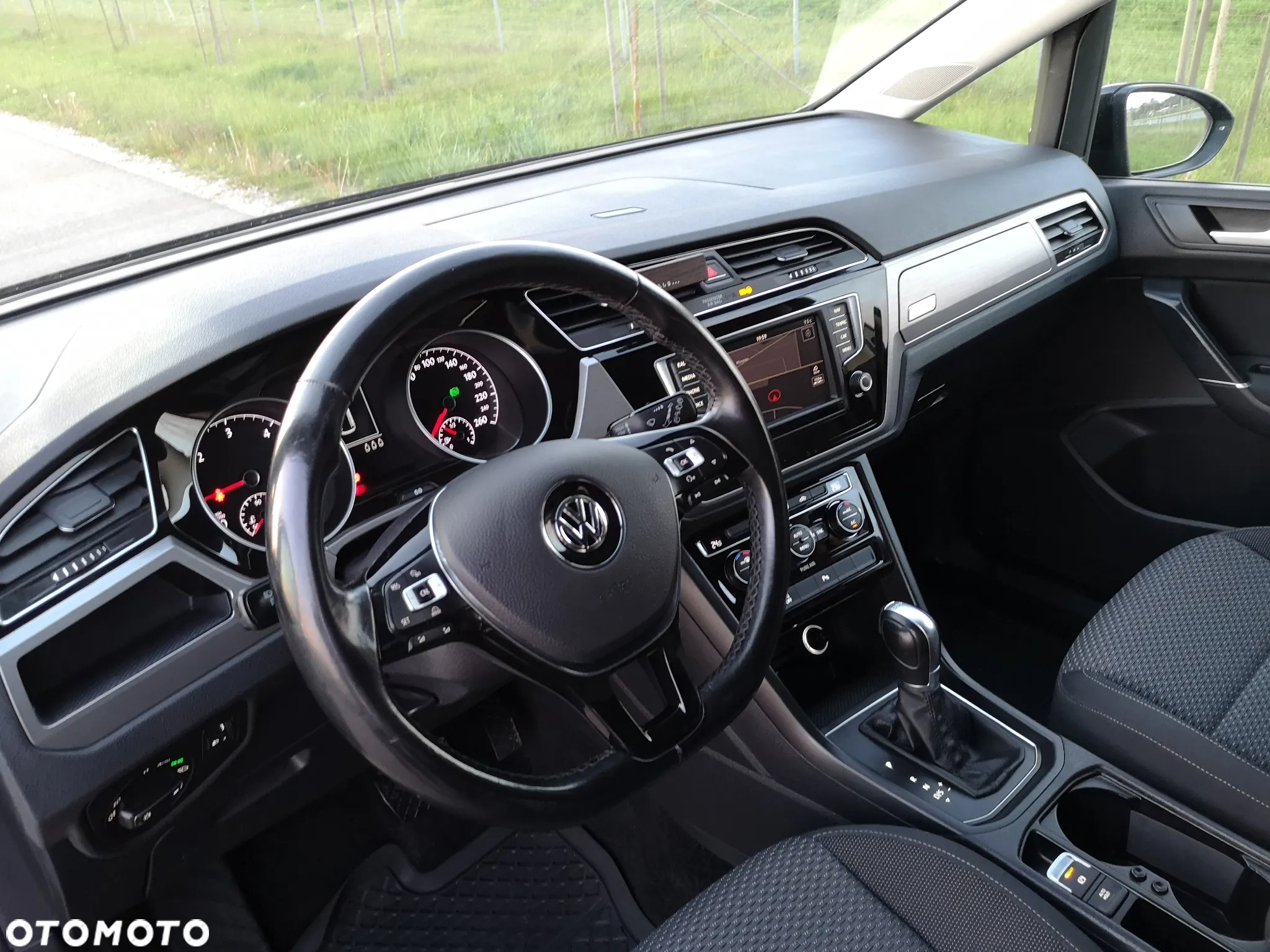 Volkswagen Touran 2.0 TDI SCR DSG Comfortline - 33
