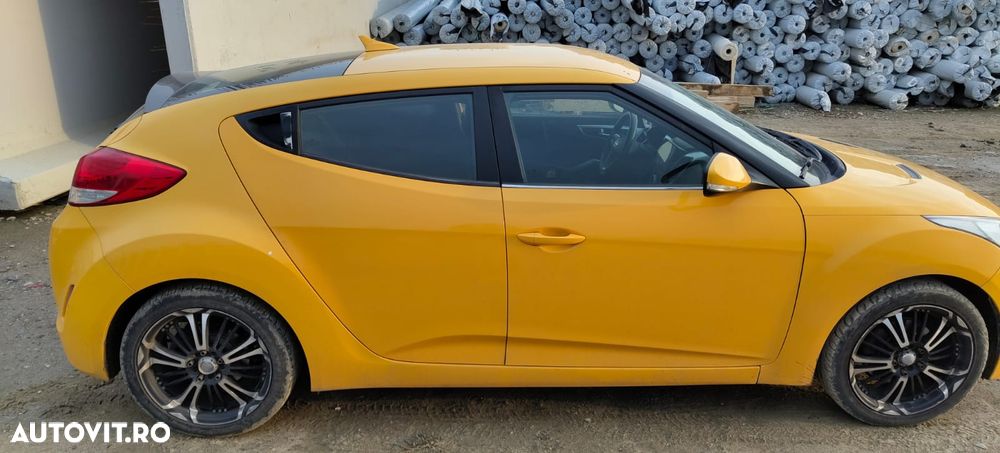 Hyundai Veloster 1.6 GDi DOHC - 3