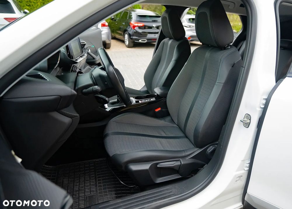 Peugeot 2008 1.2 PureTech Allure Pack S&S - 27