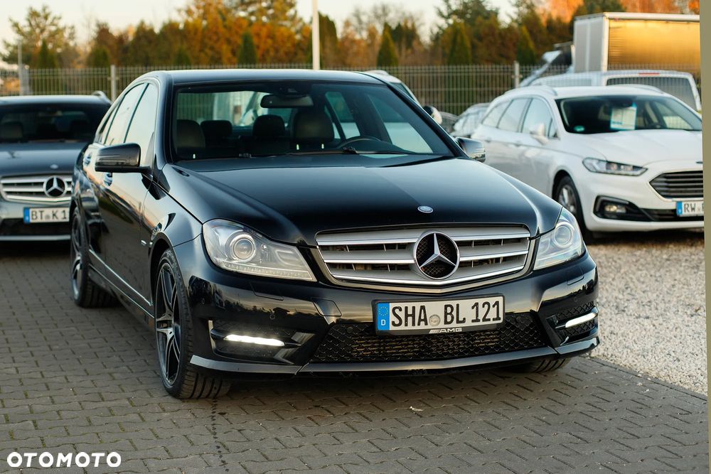 Mercedes-Benz Klasa C 350 CDI DPF (BlueEFFICIENCY) 7G-TRONIC Avantgarde - 2