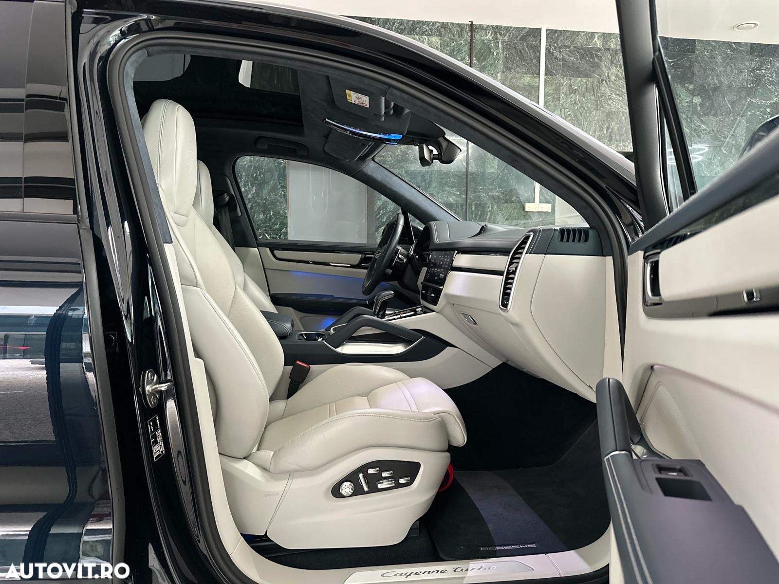 Porsche Cayenne Turbo - 21