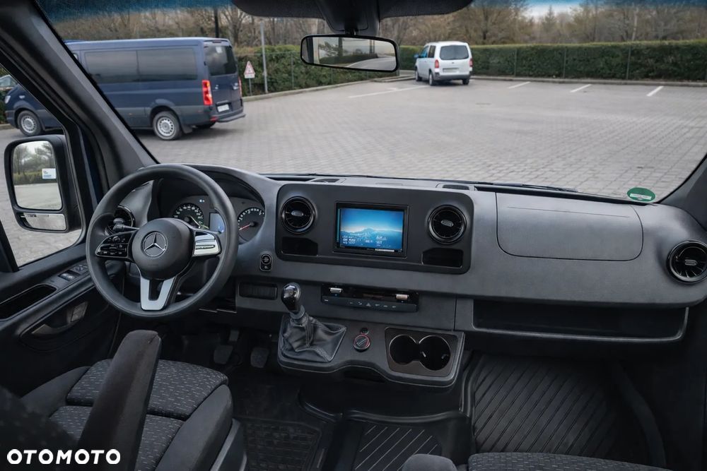 Mercedes-Benz Sprinter 907.233 - 7
