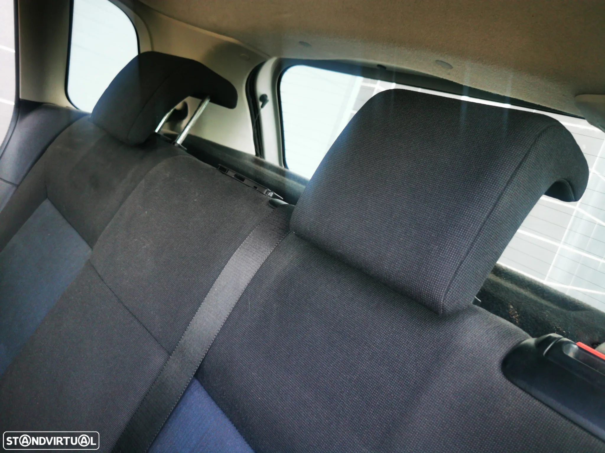 Ford Fiesta 1.25 Ghia - 28