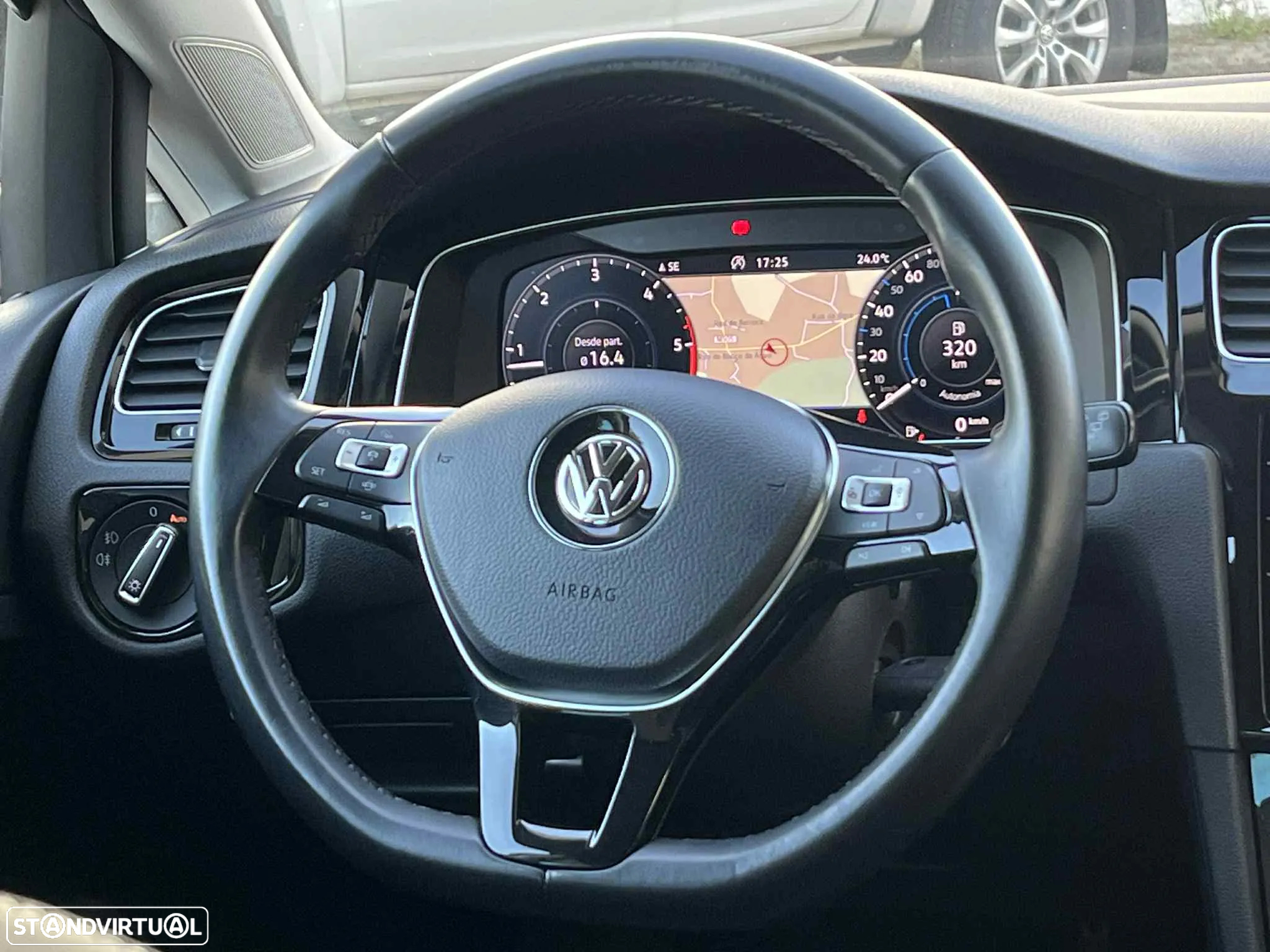 VW Golf 1.6 TDI Highline - 13