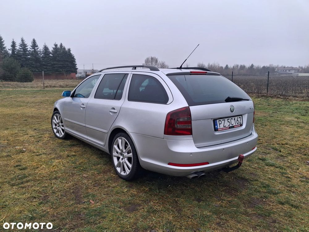Skoda Octavia 2.0 TDI RS DSG - 9