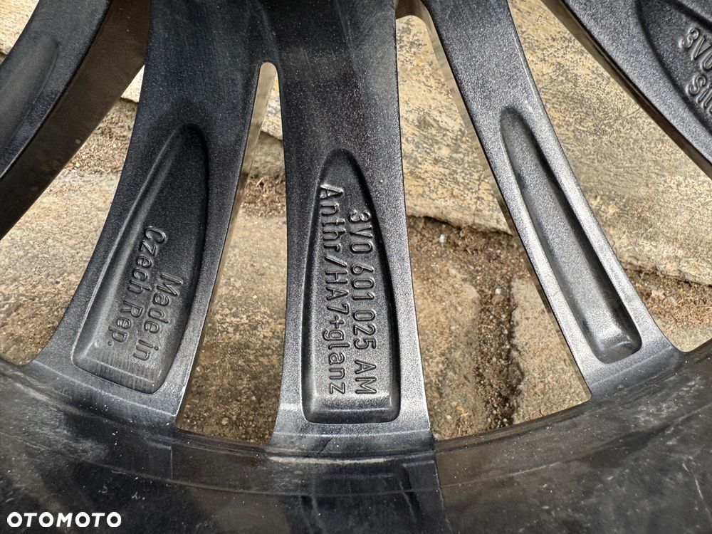 Kompletne opony Skoda Superb 3 Trinity 8x19 5x112 ET44 antracyt Hankook 235/40 R19 - 23