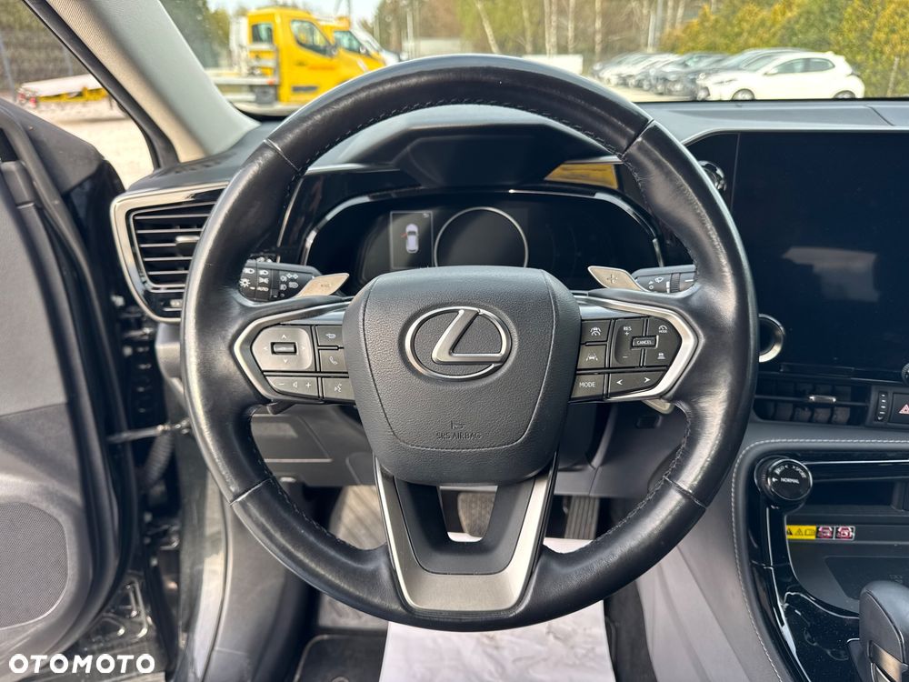 Lexus NX 350h Prestige AWD - 24