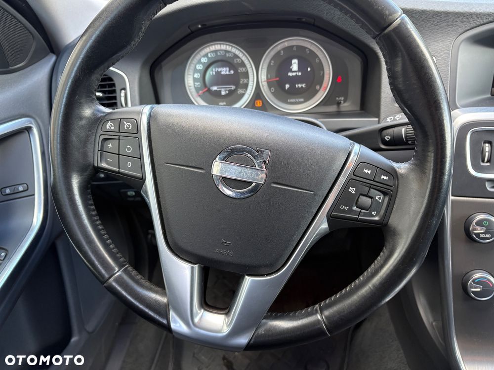 Volvo V60 T4 Geartronic Powershift Momentum - 32