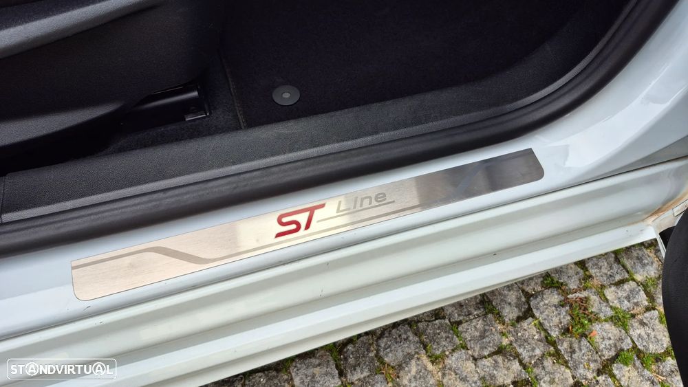 Ford Focus SW 1.0 EcoBoost ST-Line - 30