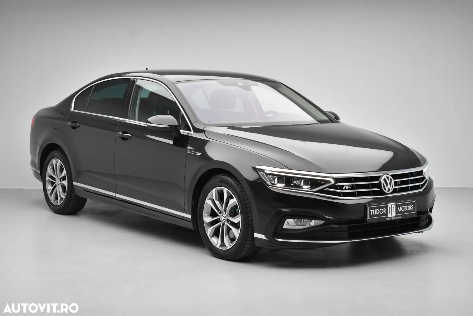 Volkswagen Passat 2.0 TDI DSG 4Motion R Executive - 3