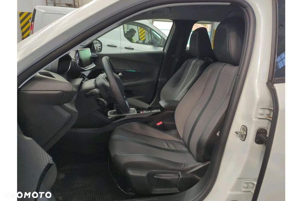 Peugeot 2008 1.2 PureTech Allure S&S - 5