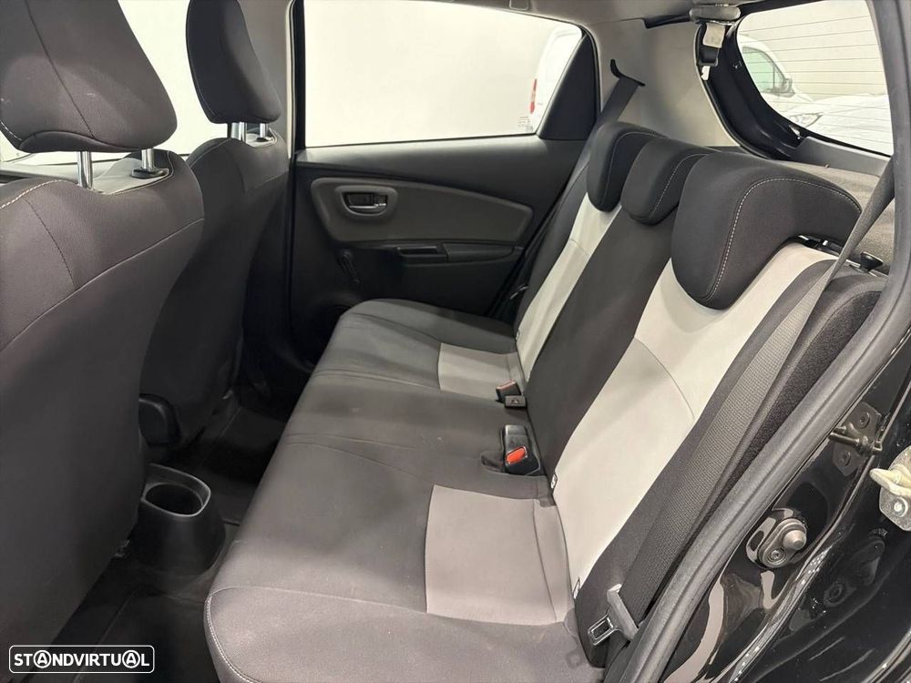 Toyota Yaris 1.5 HSD Exclusive - 10