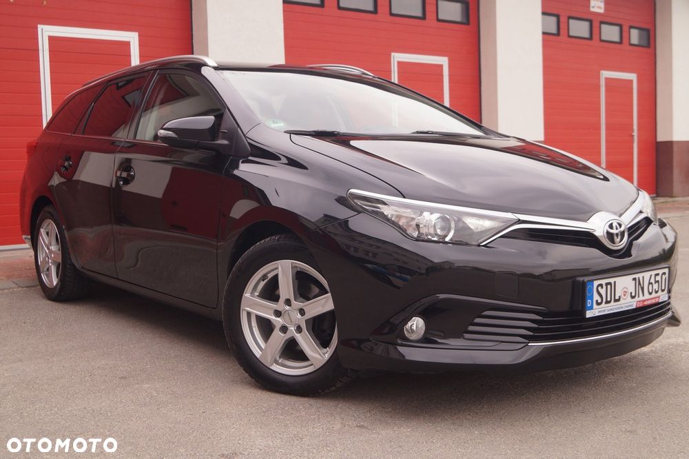 Toyota Auris 1.6 D-4D Executive - 13