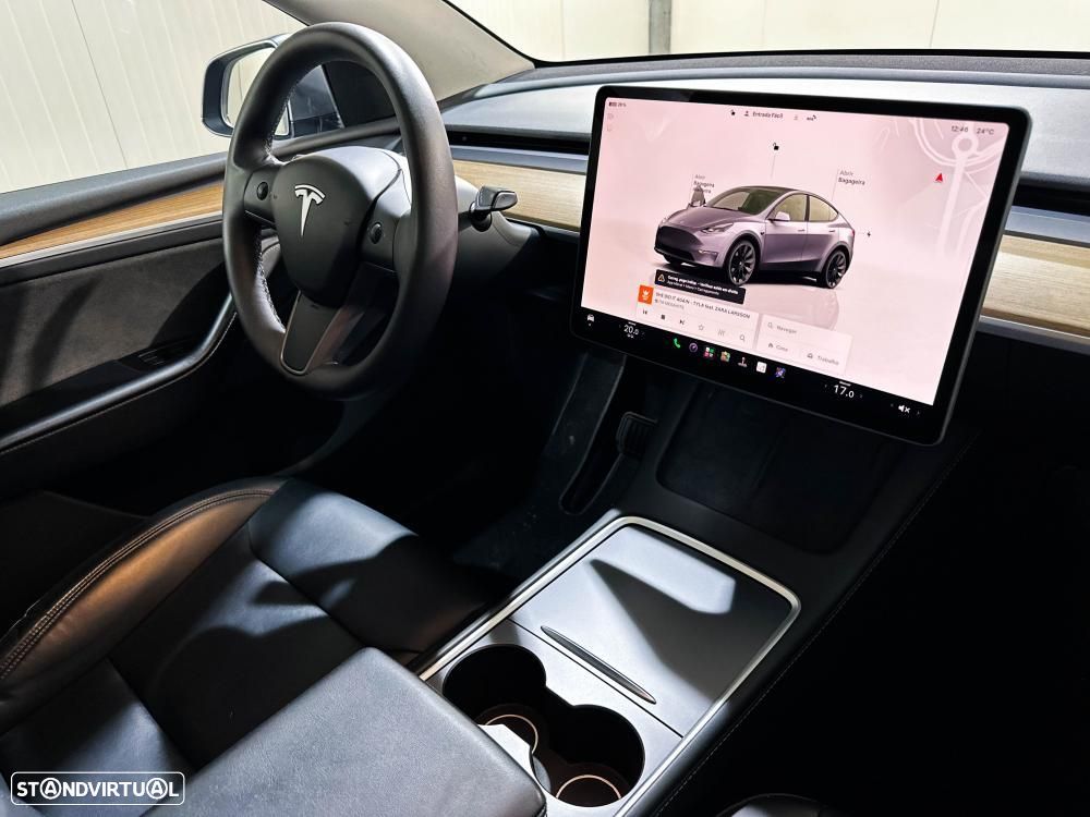 Tesla Model Y Long Range Dual Motor AWD - 36
