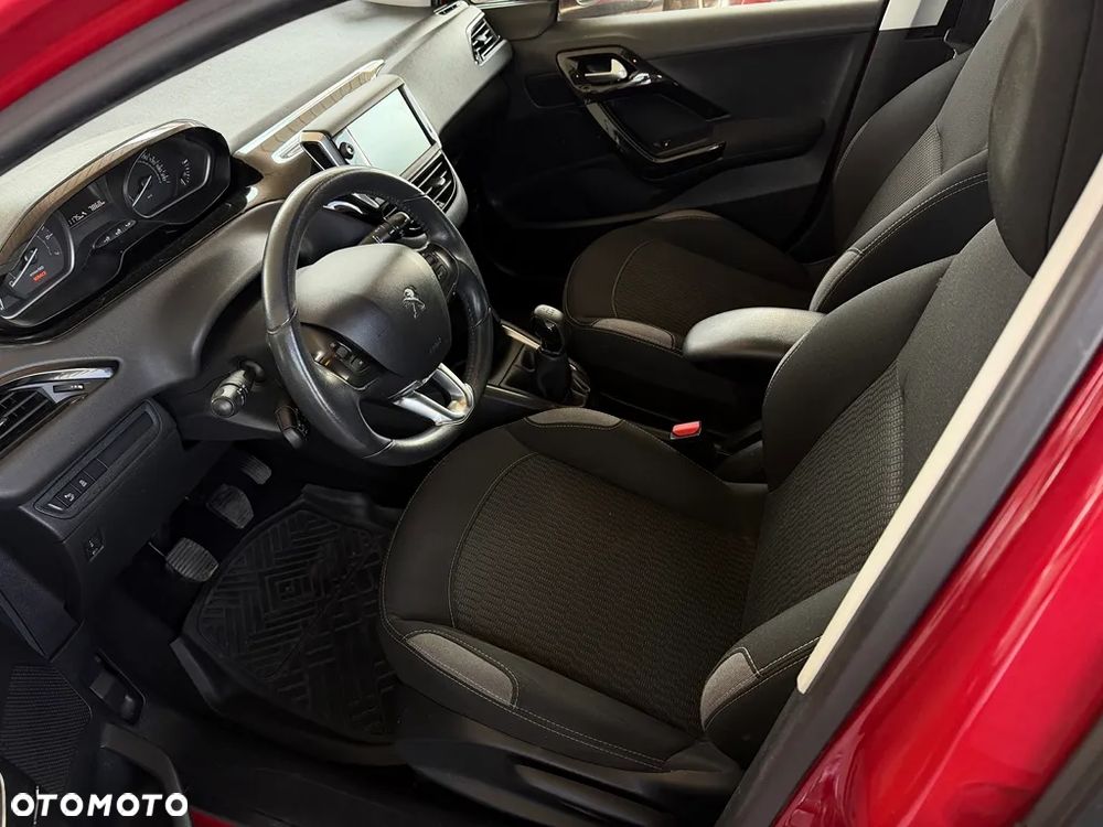 Peugeot 208 1.2 PureTech Allure - 16
