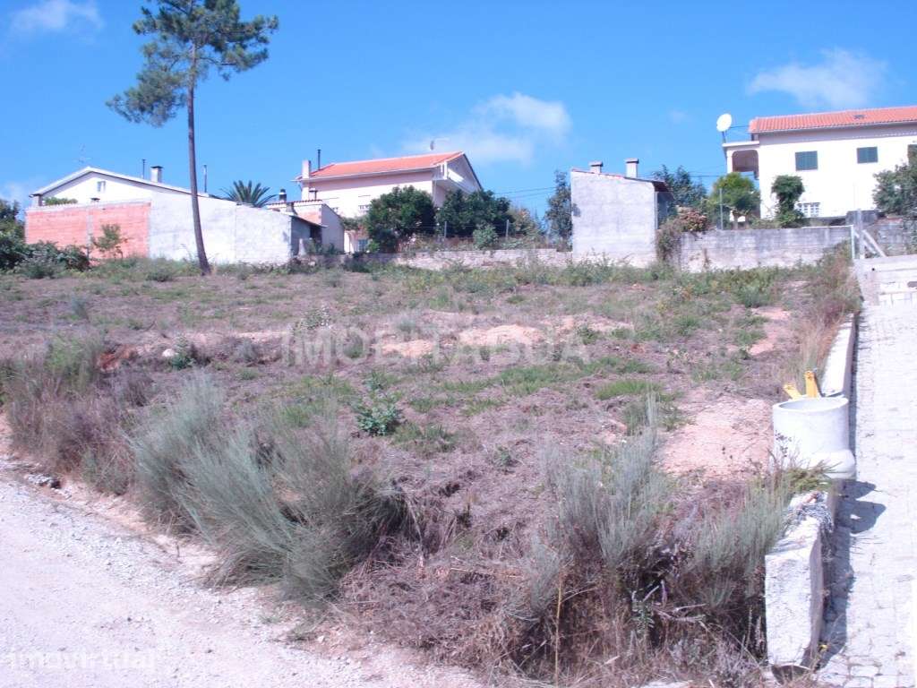 2 Lotes para construção de duas moradias - Grande imagem: 3/4