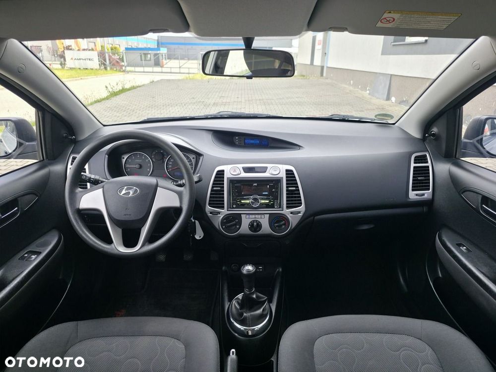 Hyundai i20 - 11