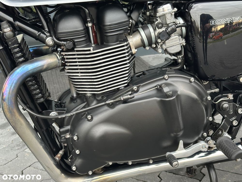 Triumph Bonneville - 35