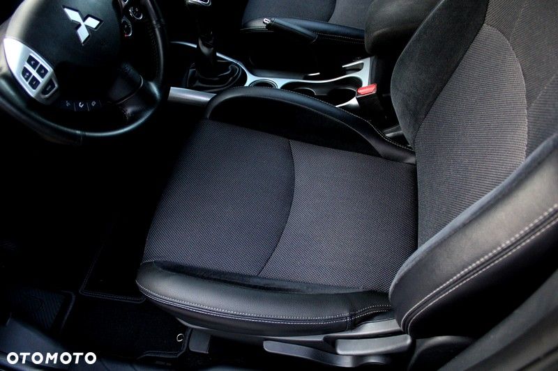 Mitsubishi Outlander 2.0 2WD 35 Jahre - 10