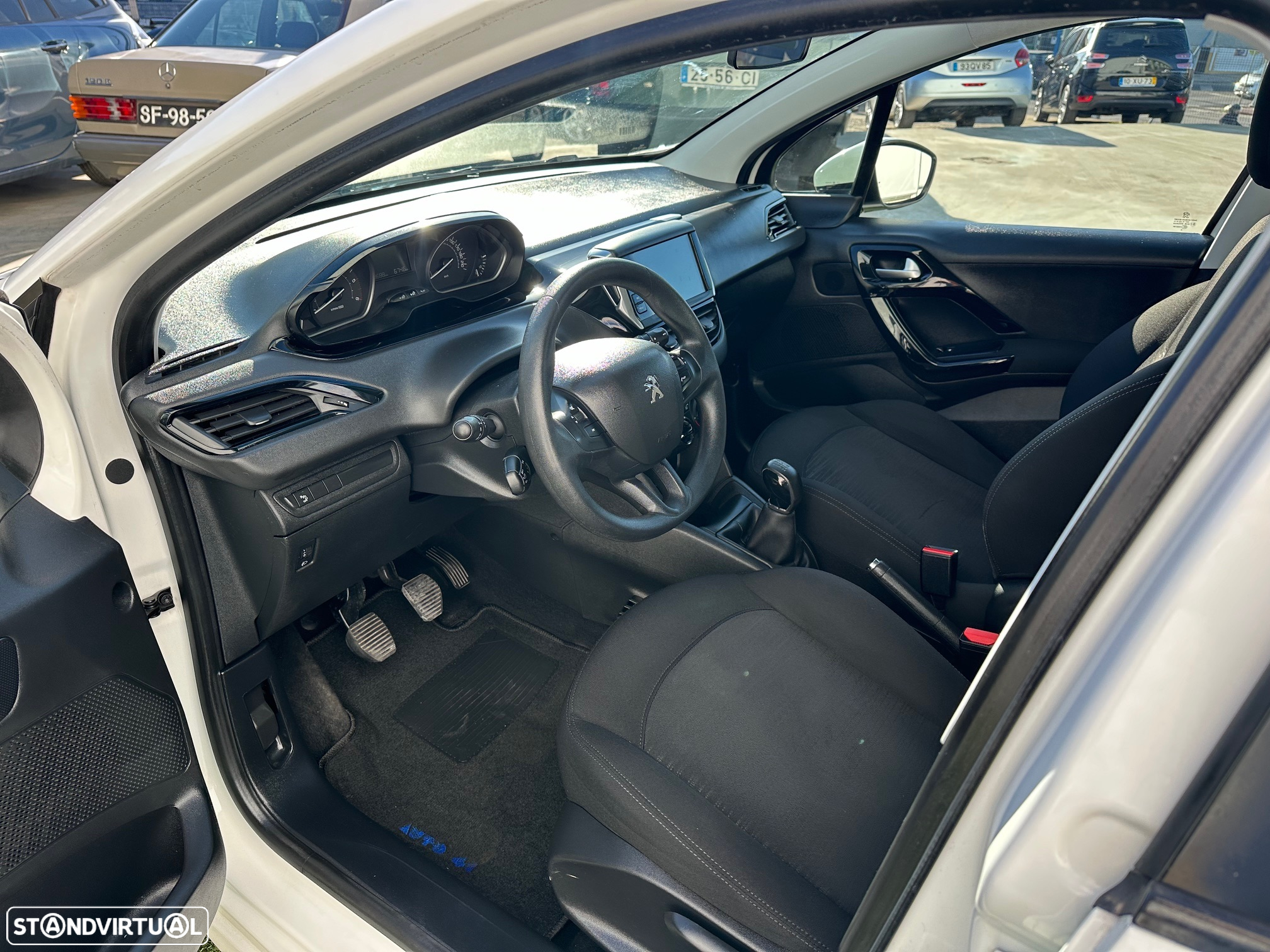 Peugeot 208 Van 1.6 BlueHdi Pack - 4