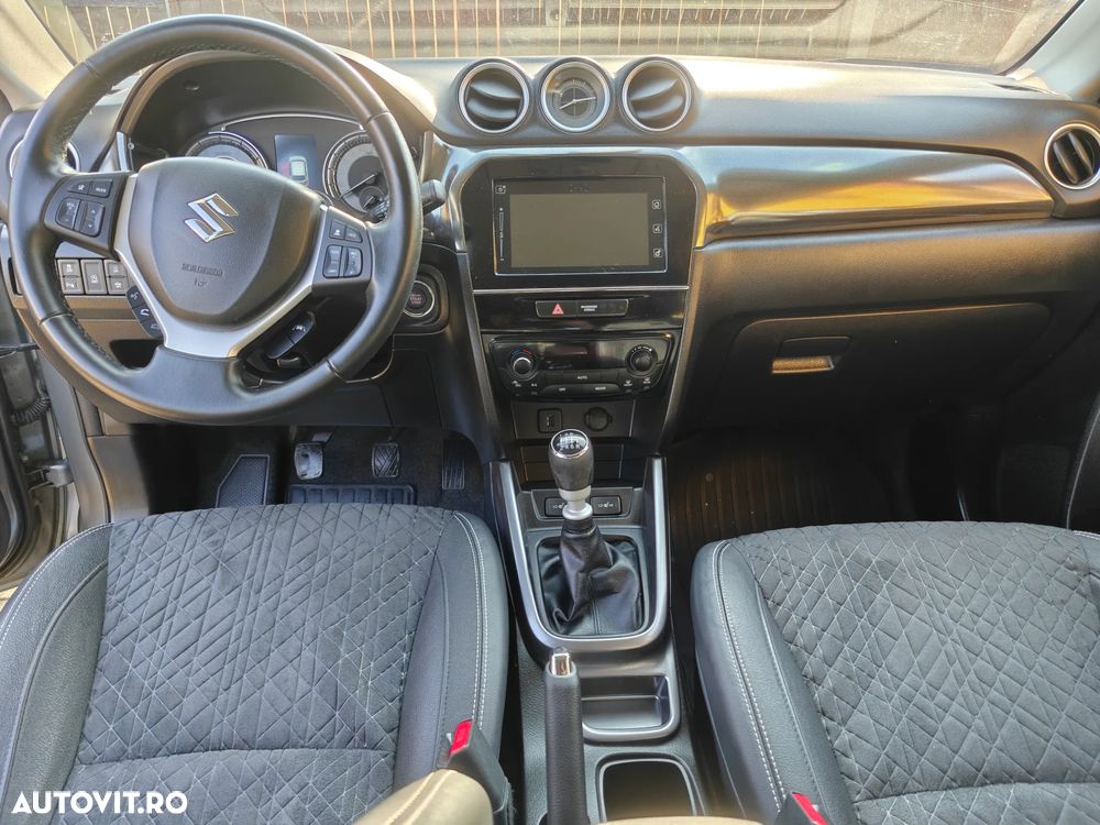 Suzuki Vitara 1.4 Boosterjet MHEV Spirit - 13