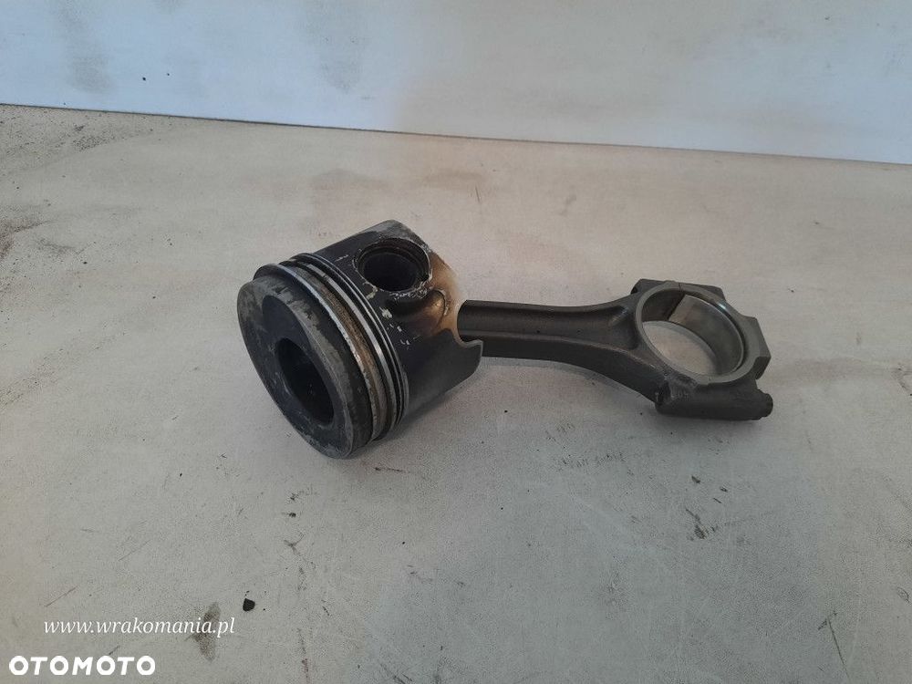 VOLKSWAGEN PASSAT B6 TŁOK SILNIKA BLS 1.9 TDI 105KM - 2