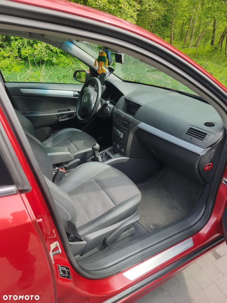 Opel Astra 2.0 T Cosmo - 9