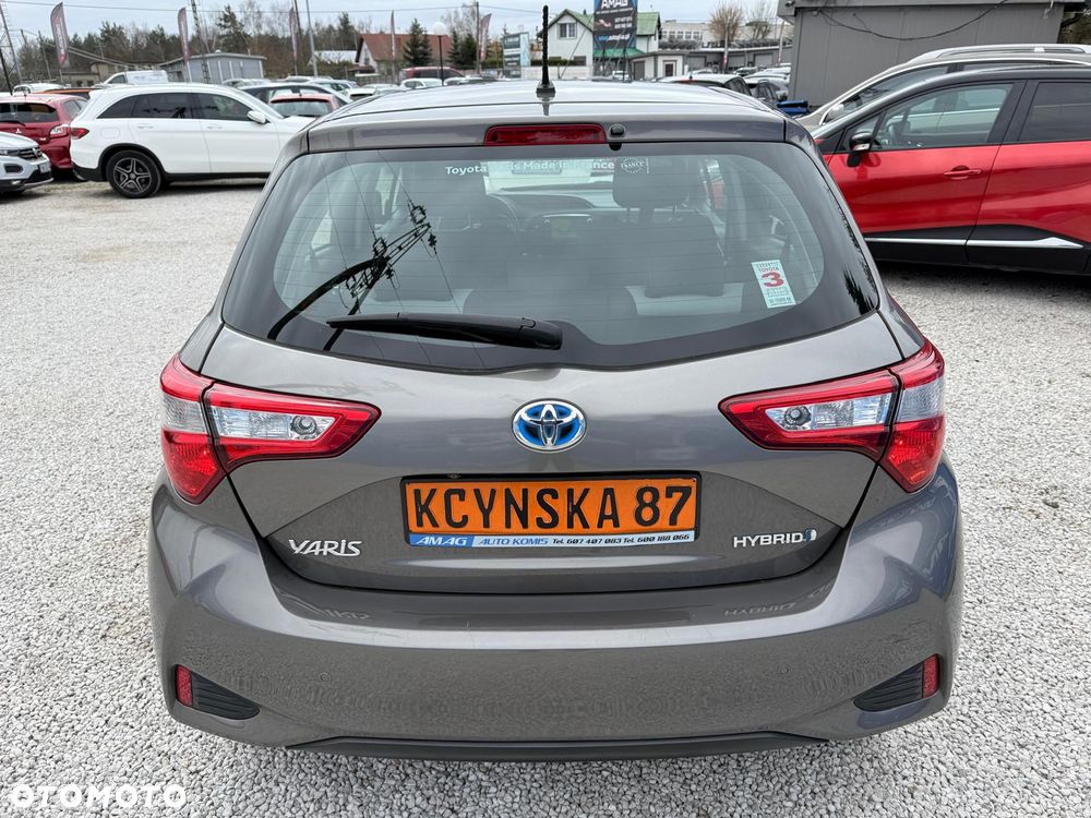 Toyota Yaris Hybrid 100 Active EU6 - 7