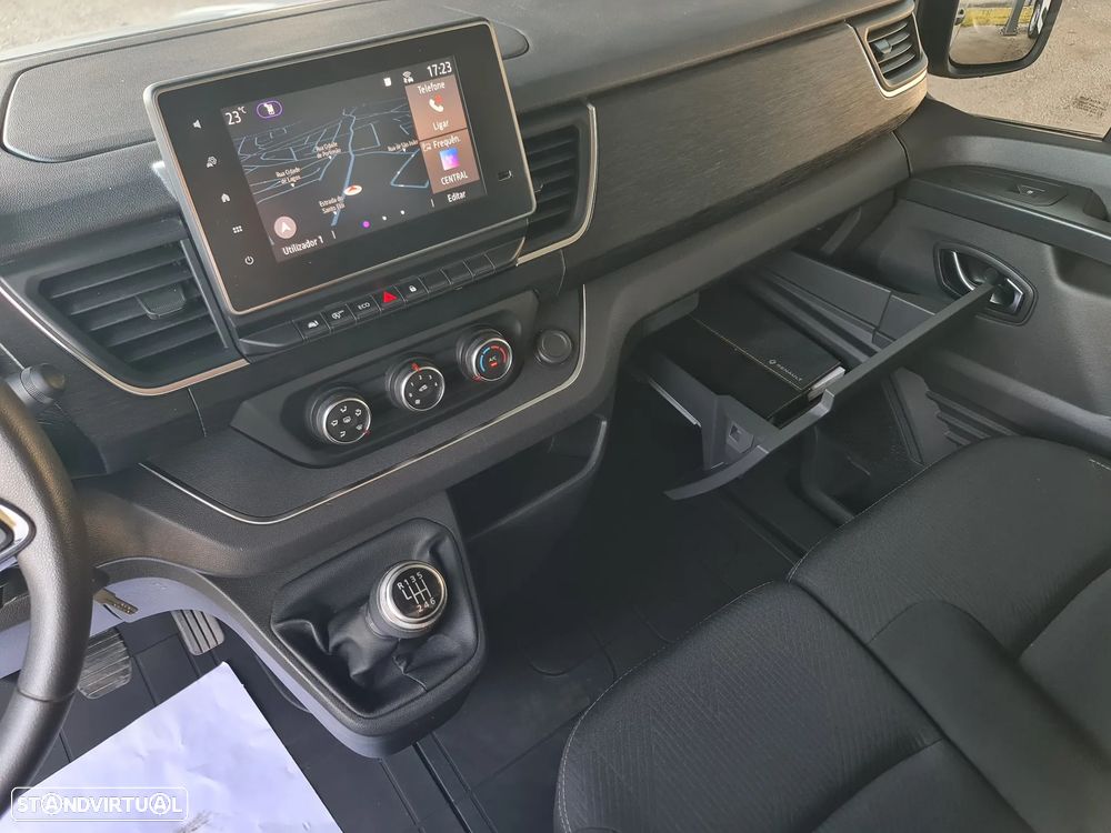 Renault Trafic 2.0 dCi 130cv GPS / CarPlay / Câmara /c/IVA dedutível - 36