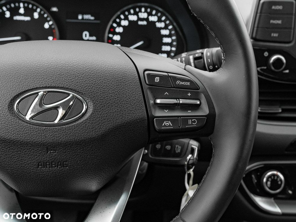 Hyundai i30 1.5 DPI Classic + - 18