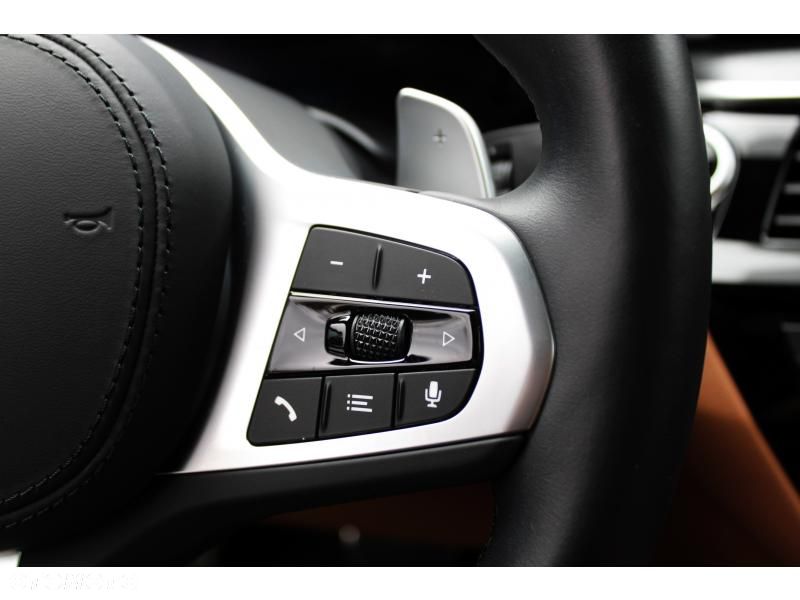 BMW Seria 5 530e xDrive sport - 25