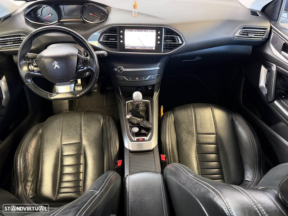 Peugeot 308 SW BlueHDi 130 Stop & Start Allure Pack - 14