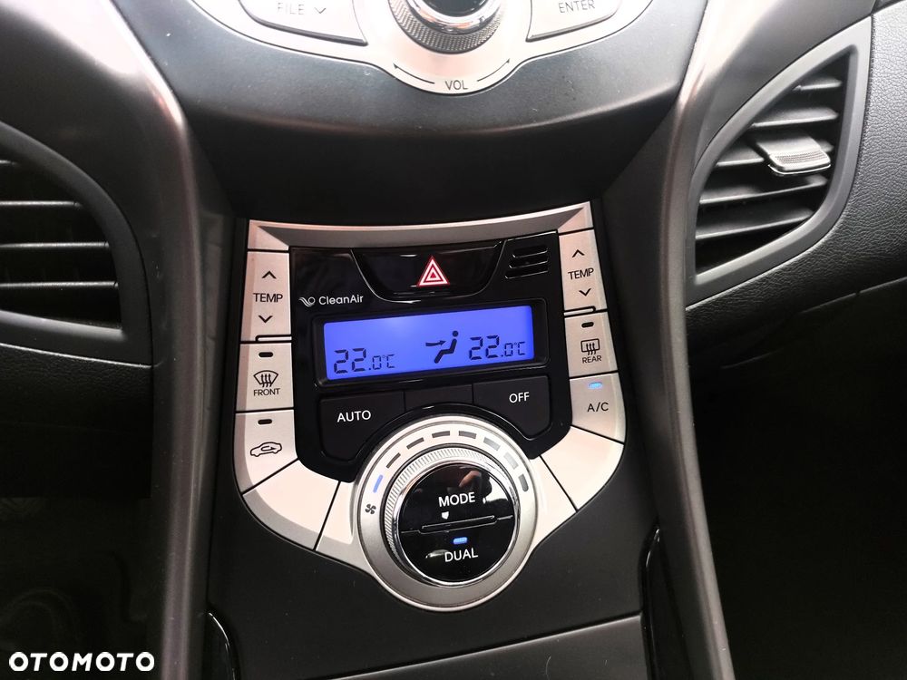 Hyundai Elantra - 9