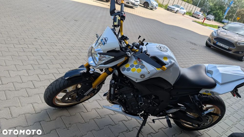 Yamaha FZ8 - 12