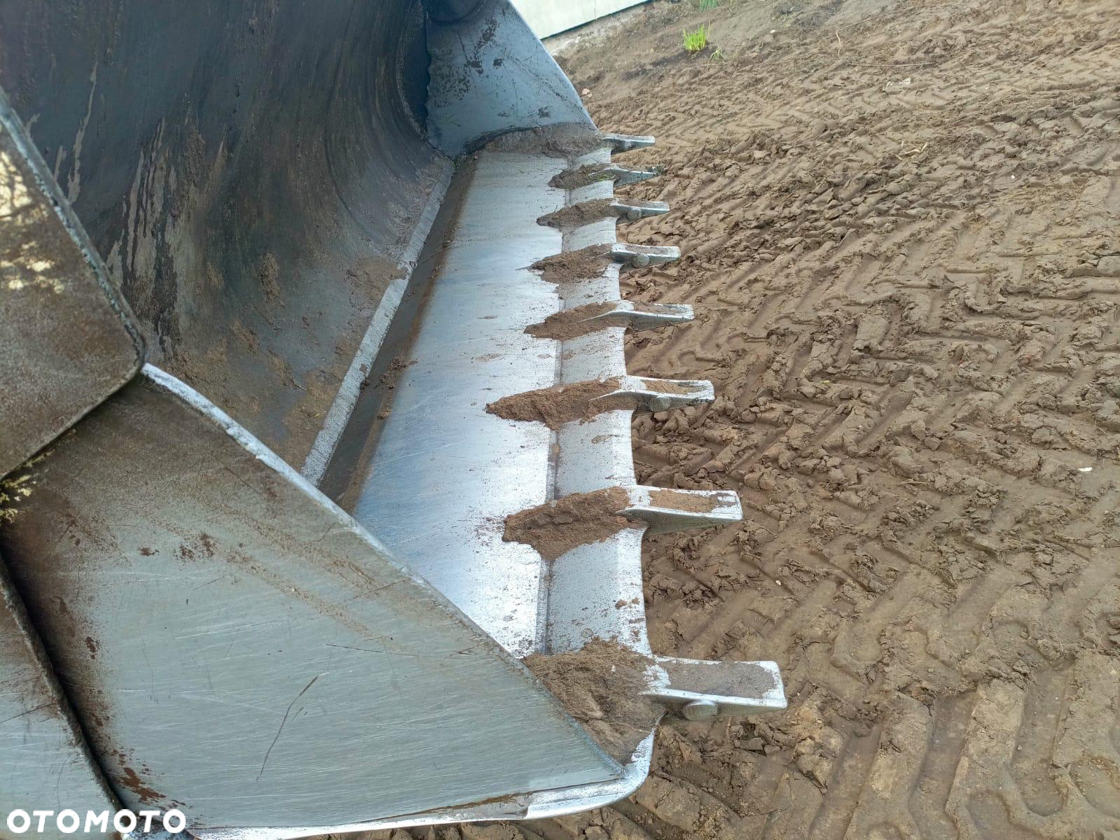Caterpillar 432F2 - 4