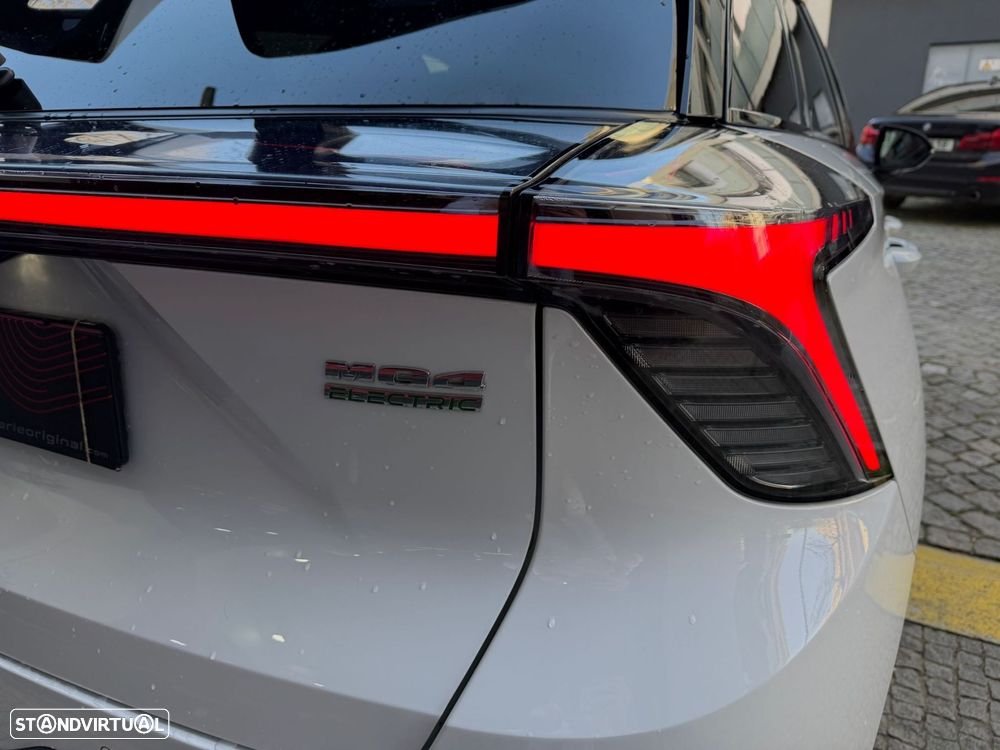 MG MG4 64 kWh Luxury - 12