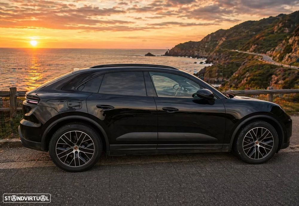 Porsche Macan Electric 4 - 4