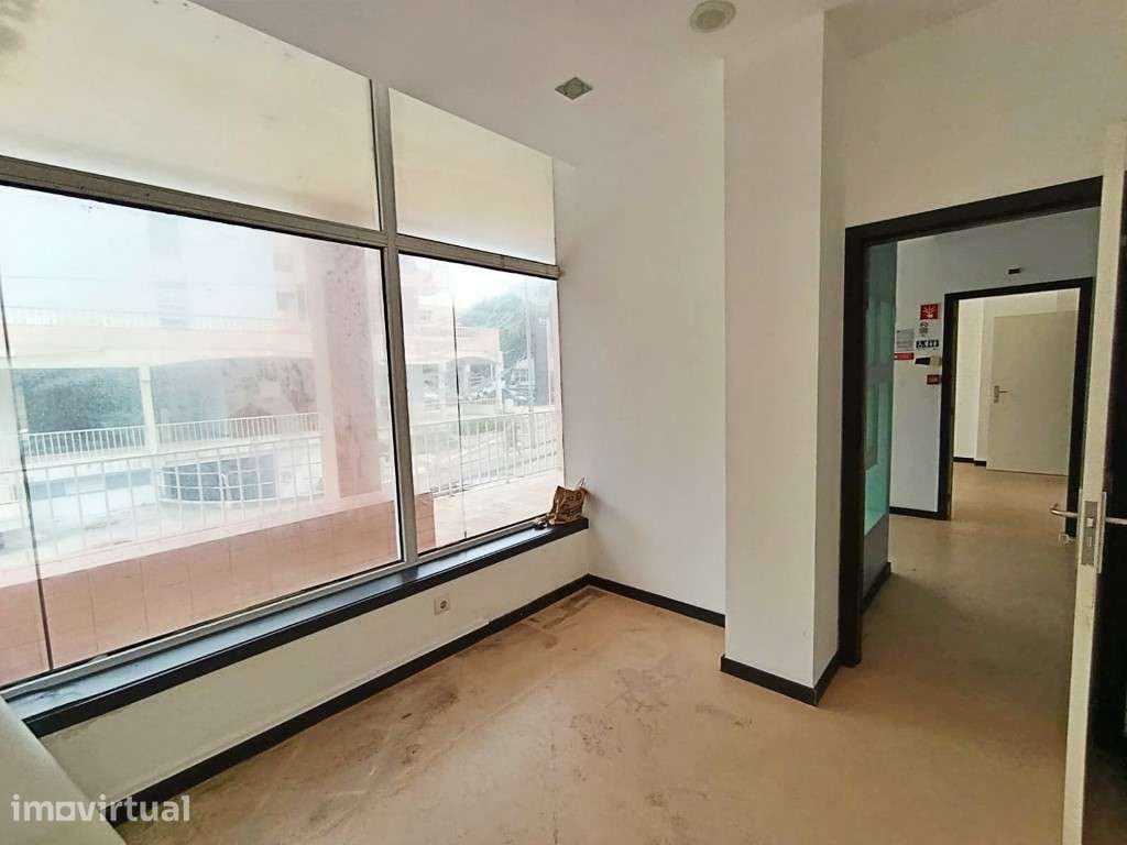 Loja com 145 m² | Excelente Localização junto ao Metro - Grande imagem: 4/15