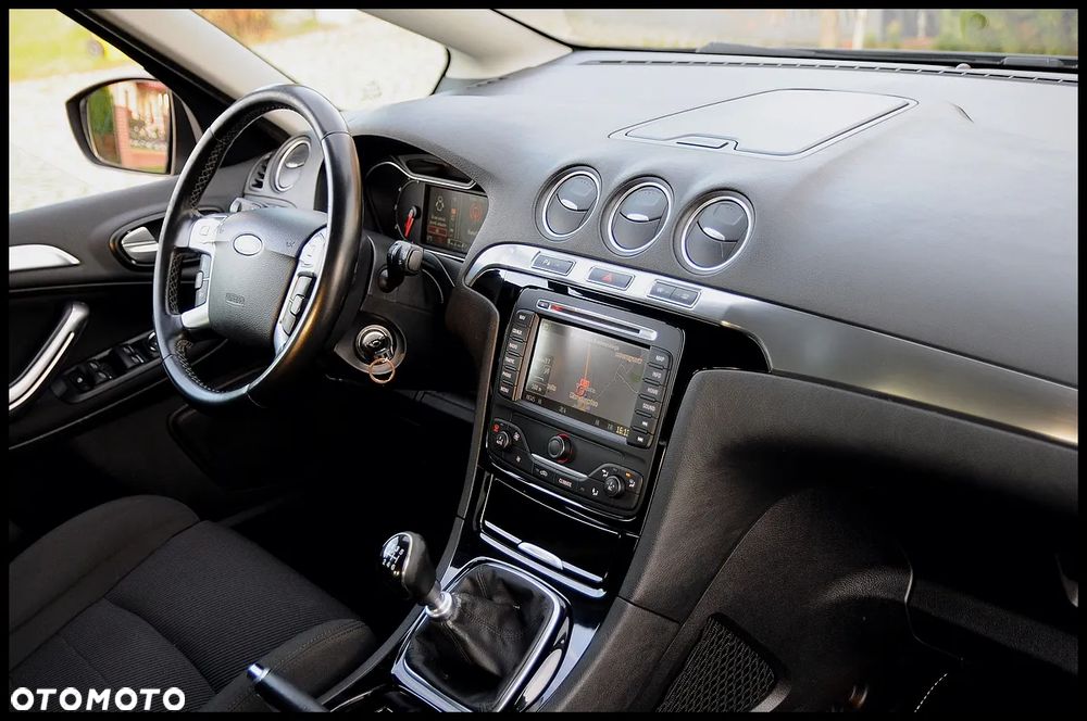 Ford S-Max 2.0 TDCi DPF Titanium X - 32