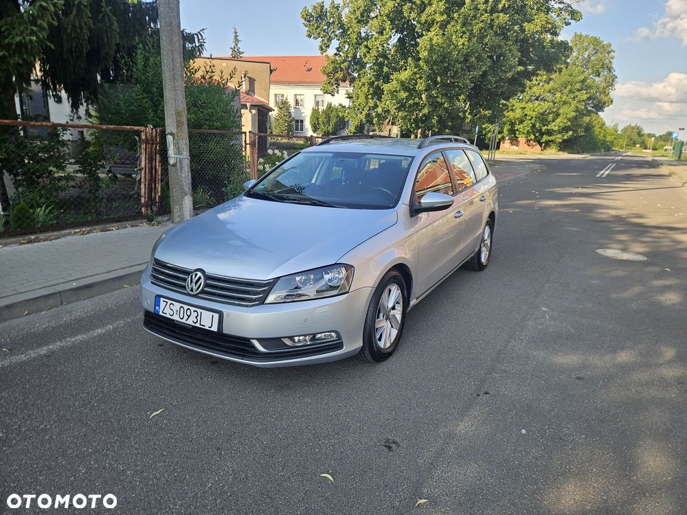 Volkswagen Passat - 1