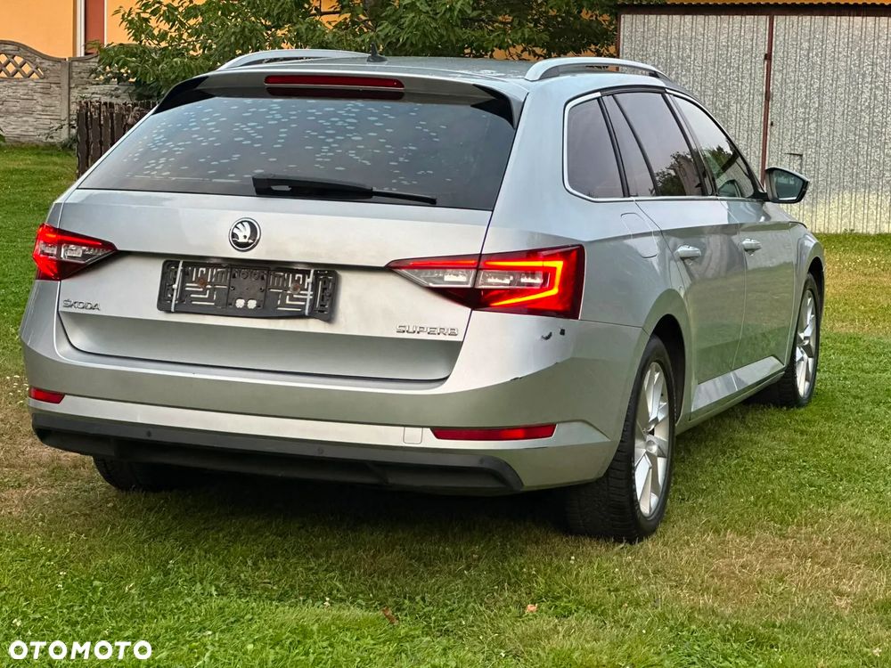 Skoda Superb 2.0 TDI Ambition DSG - 4