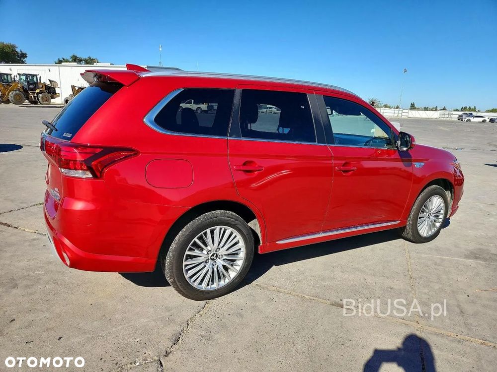 Mitsubishi Outlander - 13