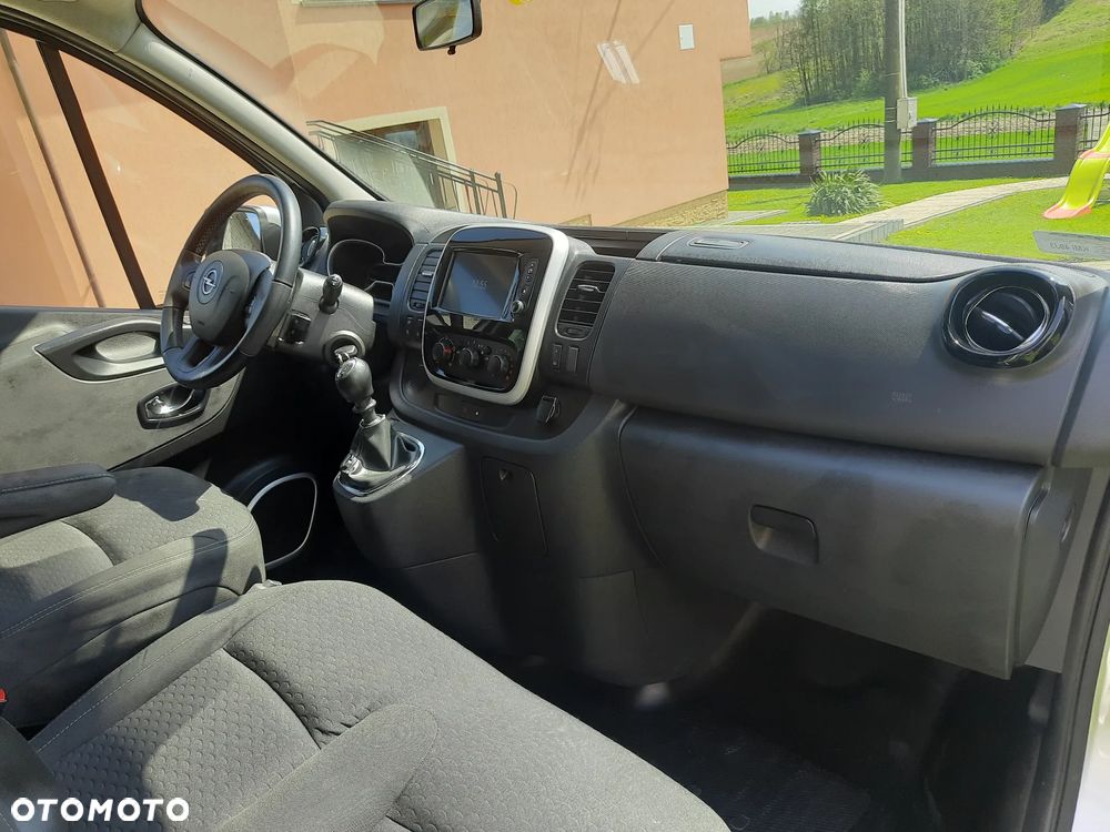 Opel Vivaro L2H1 2,9t Elegance Business - 10