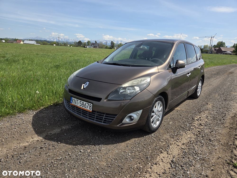 Renault Grand Scenic - 1