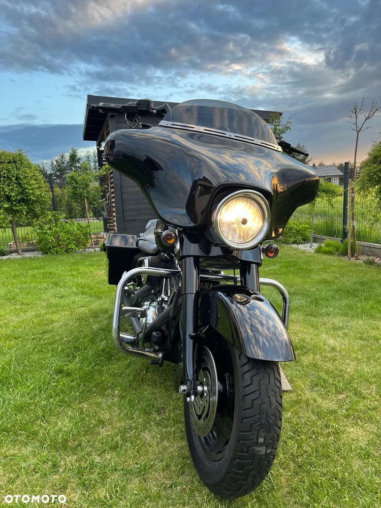 Harley-Davidson Touring Street Glide - 2