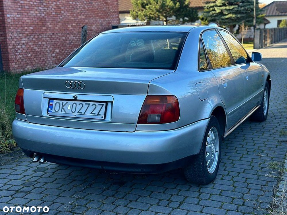 Audi A4 Limousine - 4