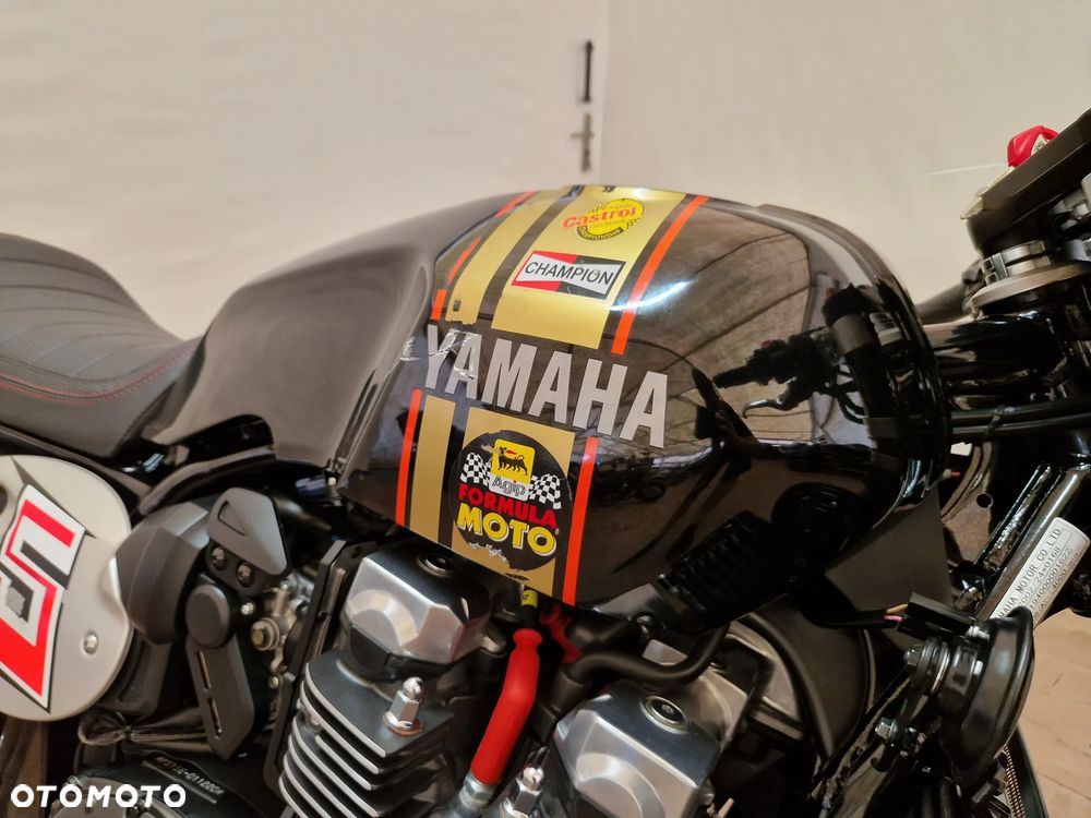 Yamaha XJR - 19