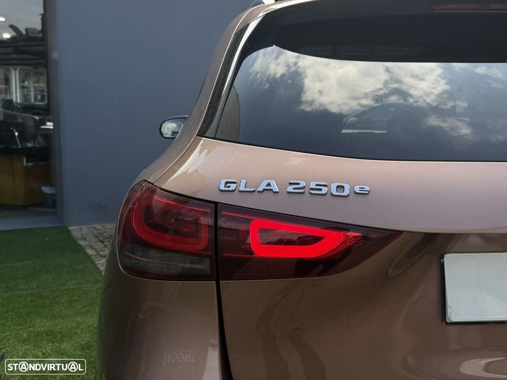 Mercedes-Benz GLA 250 e 8G-DCT AMG Line - 22