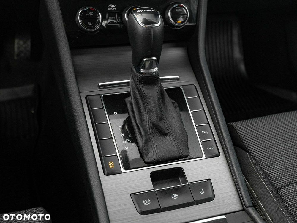 Skoda Superb 2.0 TDI SCR Style DSG - 19