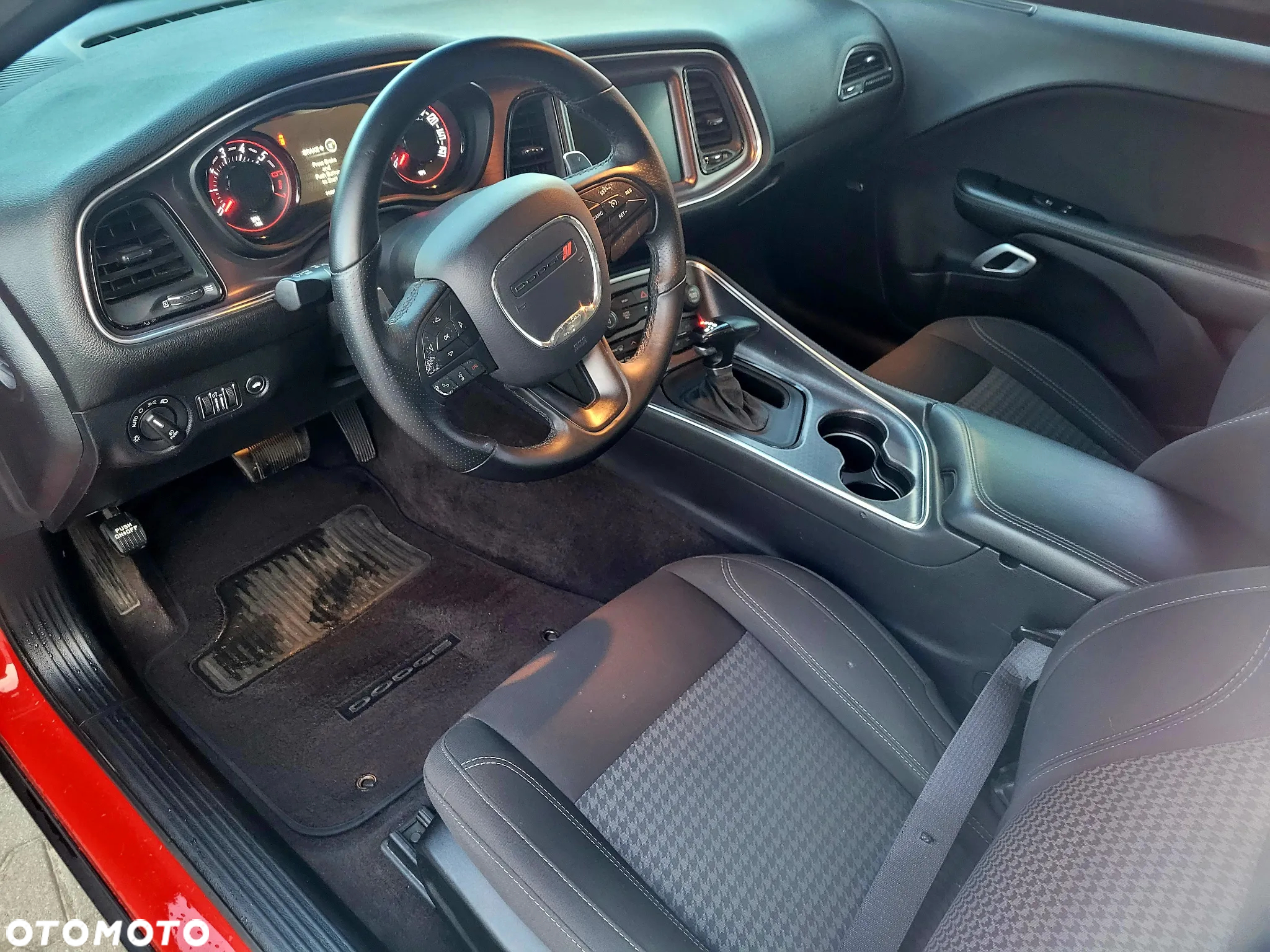 Dodge Challenger Automatik R/T Plus - 10